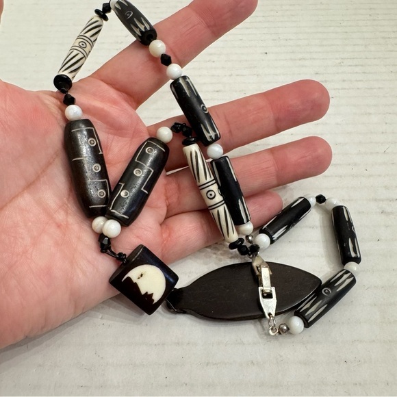 Vintage Heishi Shell Tibetan Beads Brown Pendant Statement Necklace Tribal Moon - Picture 5 of 16